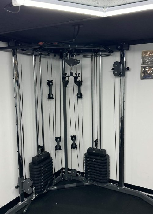 Appraeil de musculation dans une salle de sport Besançon